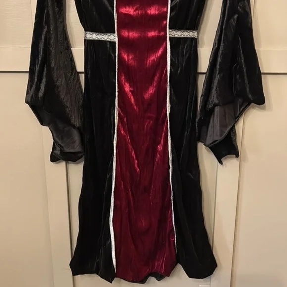 California Costume Vampire Girl Halloween Costume Red & Black Velvet Dress 8-10 - Picture 5 of 13